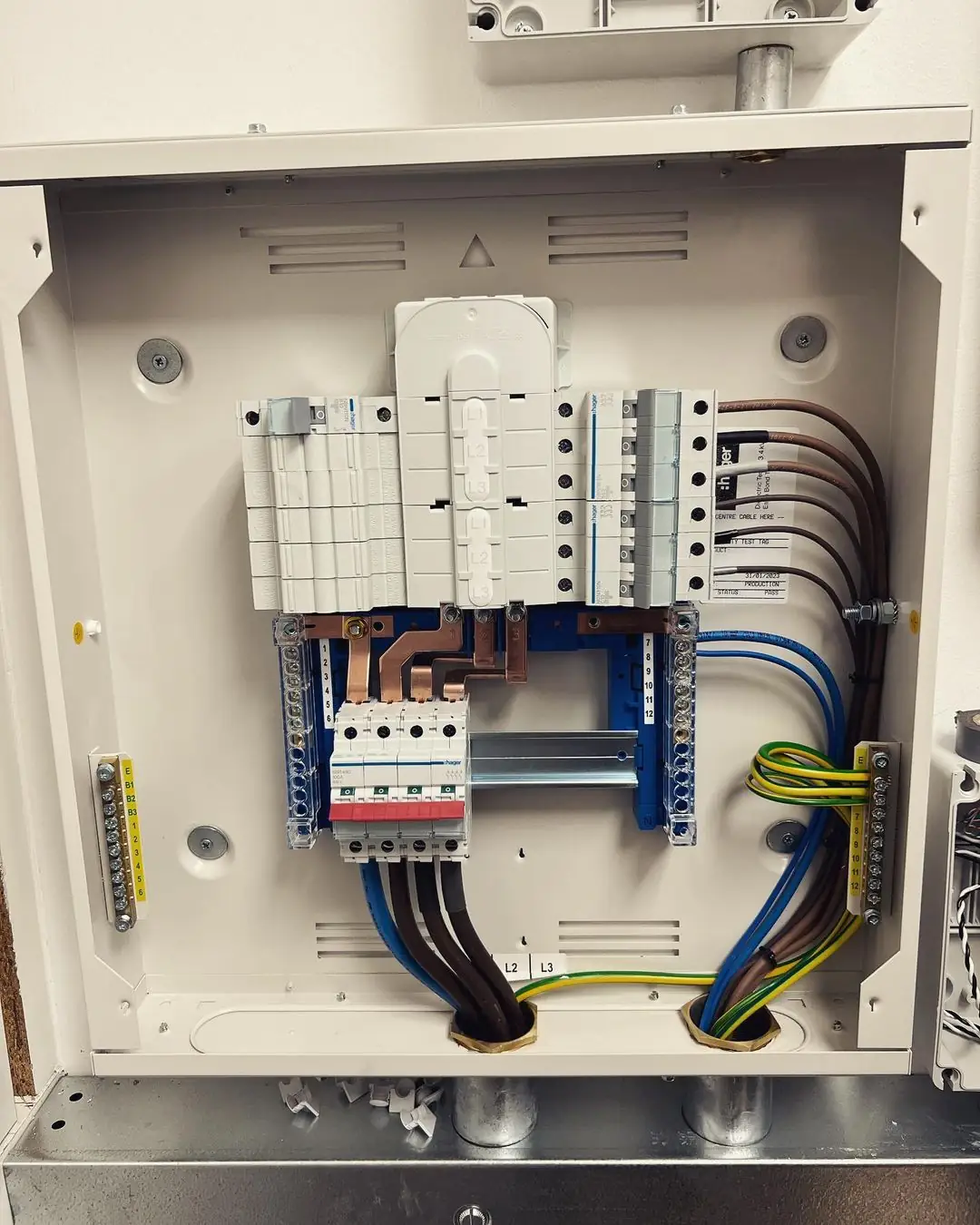 Electrical distribution board